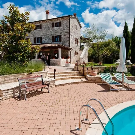 Casa Rustica Dva Baladura 3* Kanfanar