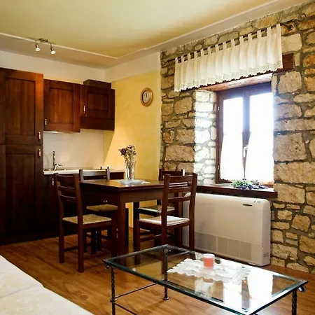 Casa Rustica Dva Baladura Bed & Breakfast